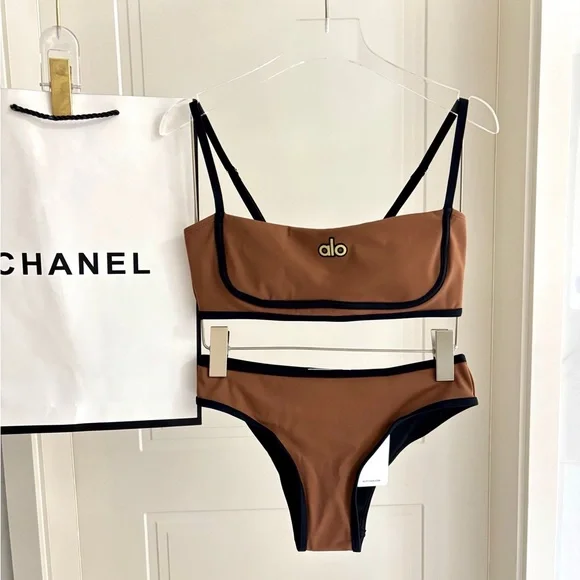 alo yoga Coffee Contrast Trim Bikini Set - Picture 1 of 7